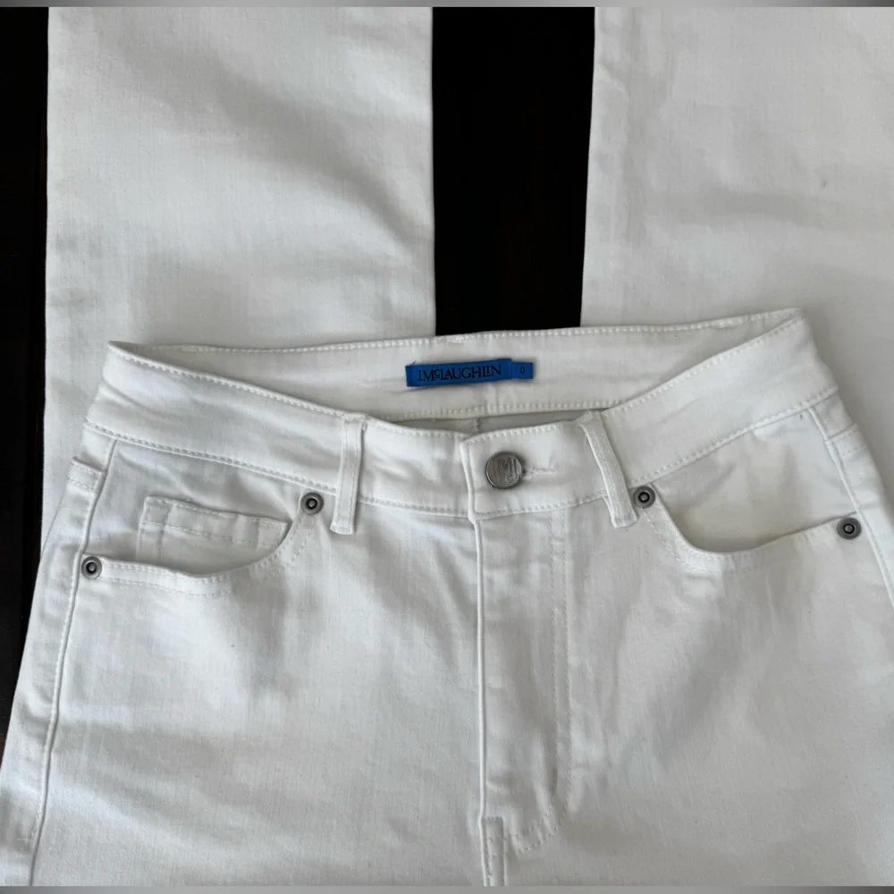 J.McLaughlin White super Stretchy Jeans SZ 0
Women’s White Flare Jeans EUC - Picture 7 of 9